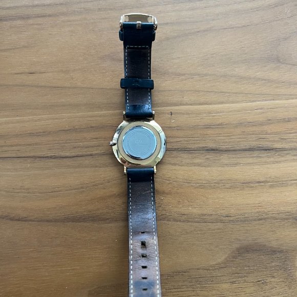 Classic Daniel Wellington 36MM Rose Gold - Picture 4 of 5